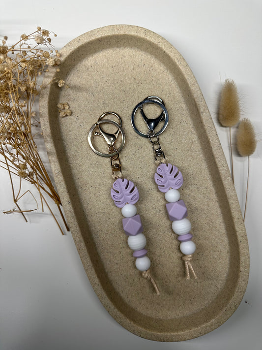 Lilac 'Monstera' keychain