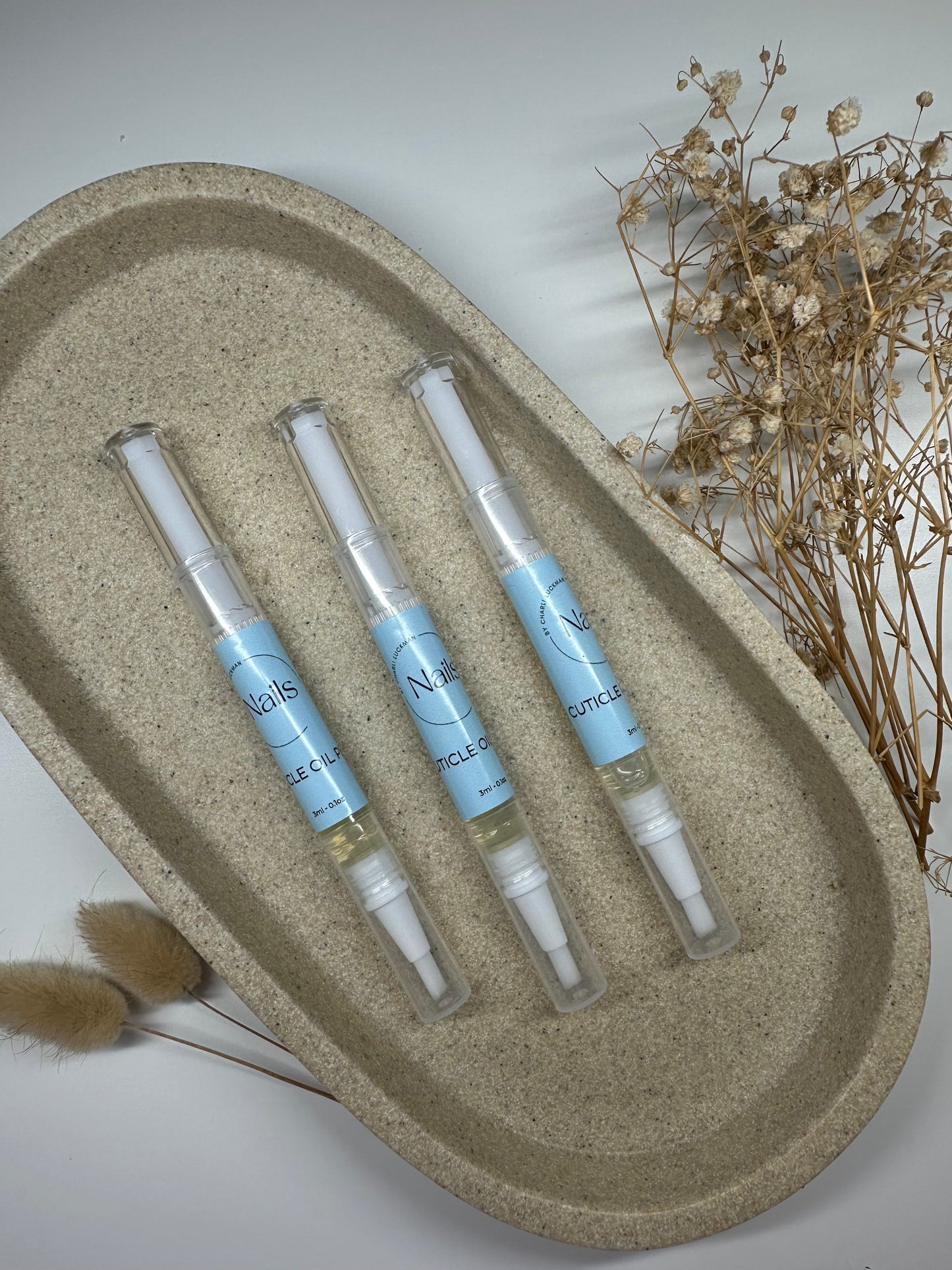 Cuticle oil pen 'Blue raspberry'